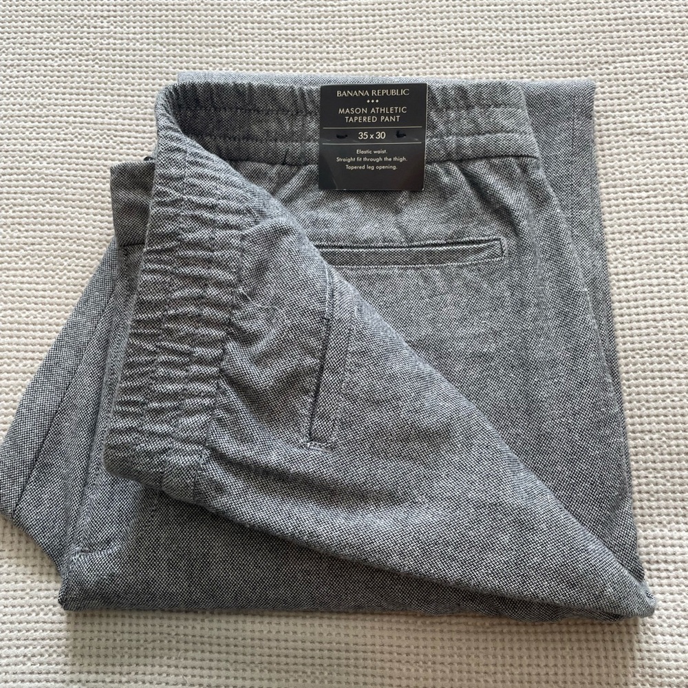 Banana Republic Men’s Mason Athletic Tapered Pant 35 x 30 grey/black